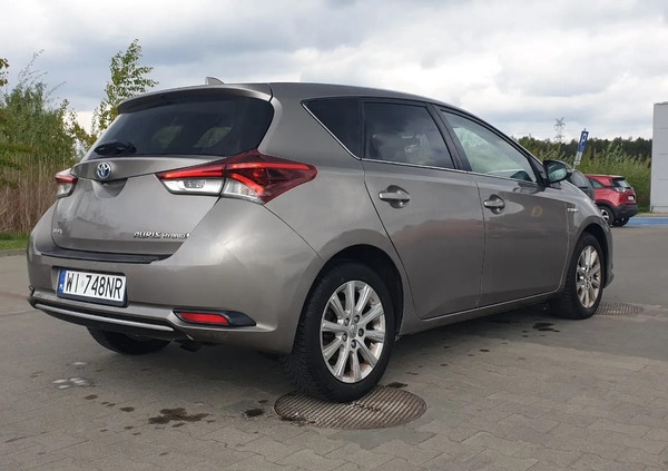 Toyota Auris cena 53505 przebieg: 144000, rok produkcji 2016 z Warszawa małe 121